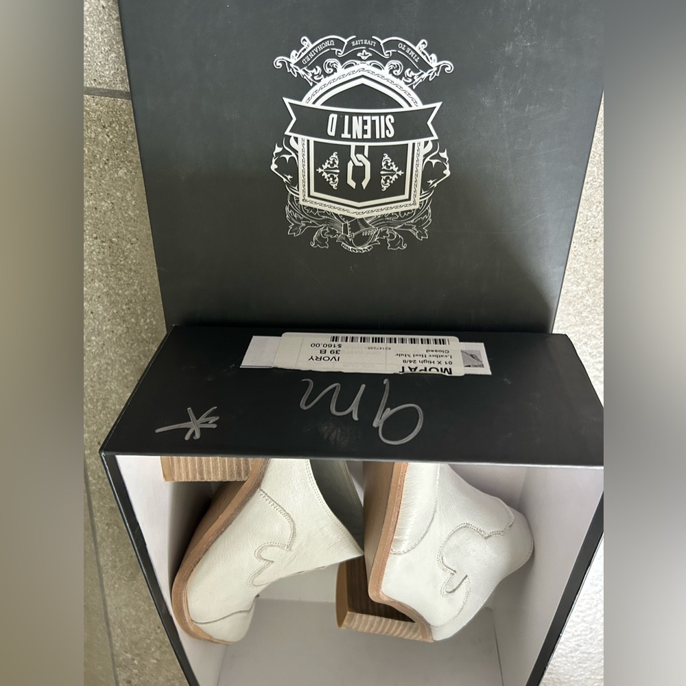Silent D brand shoes